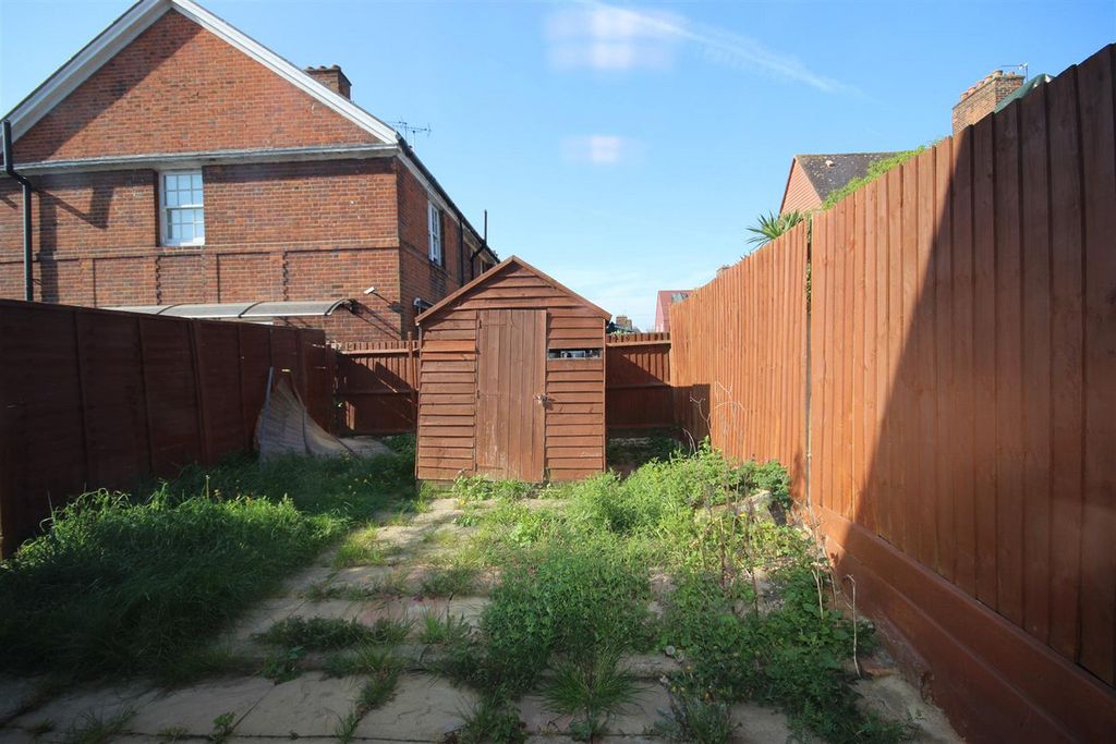 Property photo 2 of 8