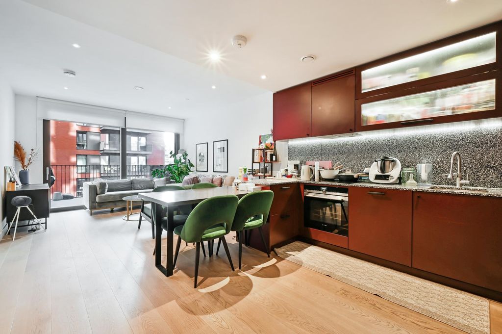 Property photo 1 of 22