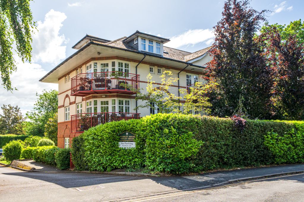 Property photo 1 of 12