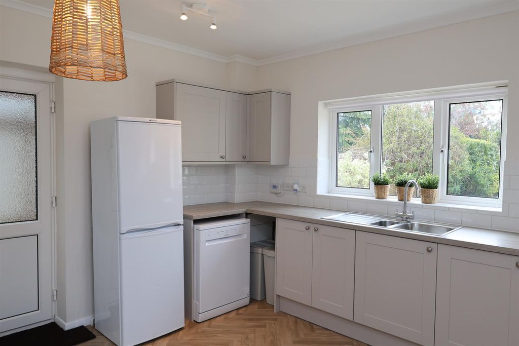 Property photo 3 of 28 Kitchen