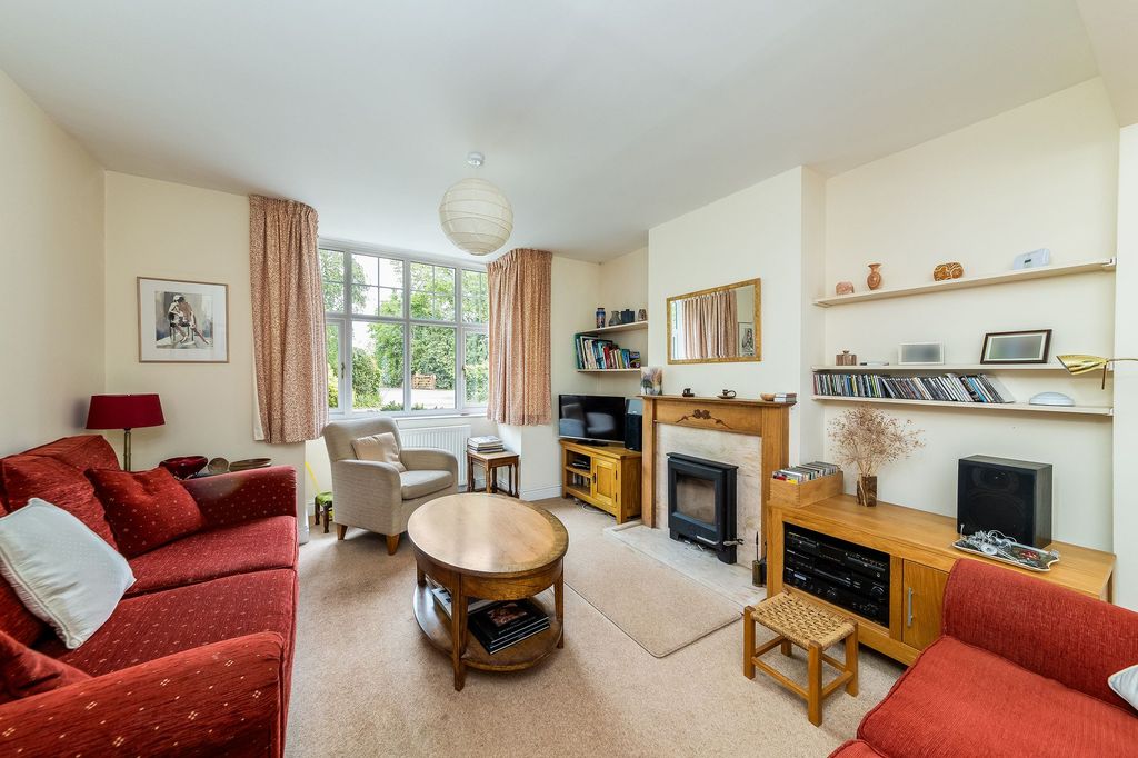 Property photo 2 of 23