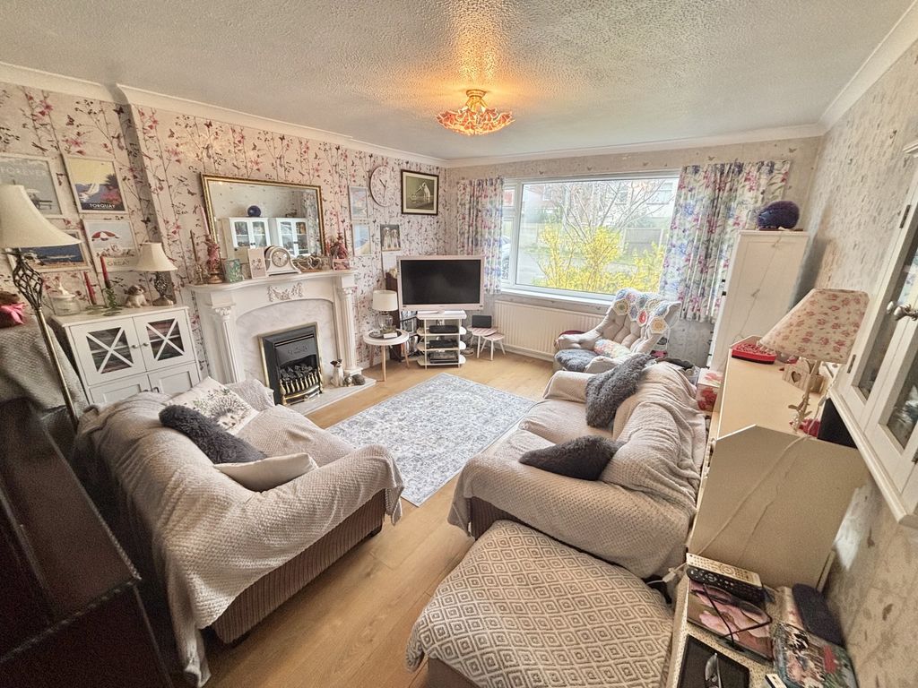 Property photo 2 of 22