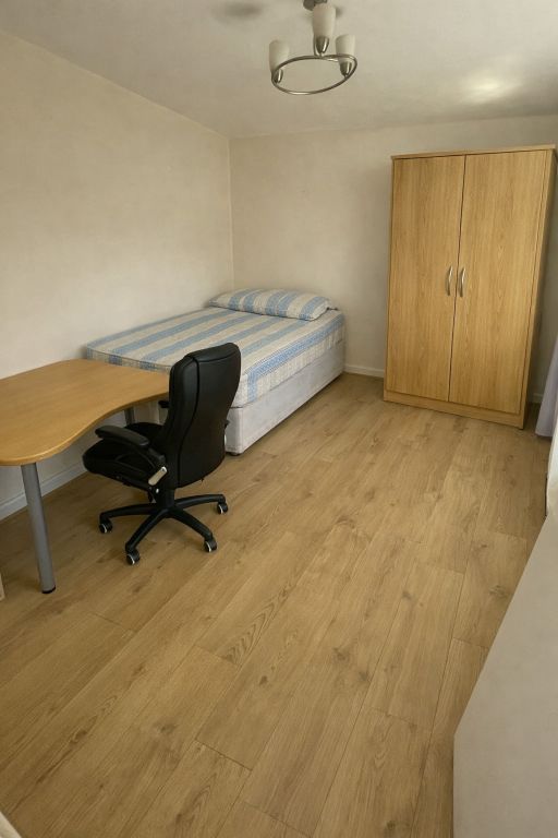 Property photo 2 of 9 Bedroom 1
