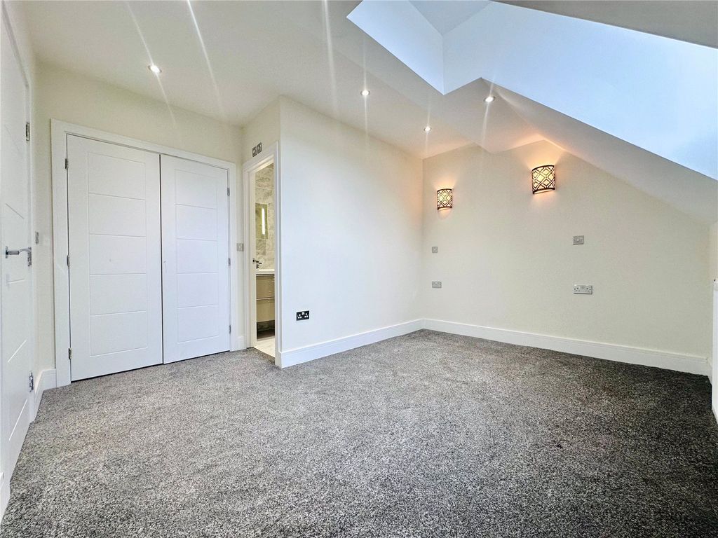 Property photo 3 of 9 Picture No. 04