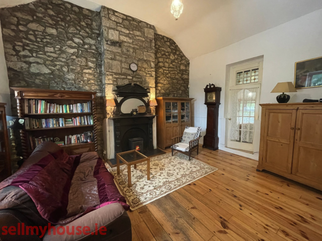 Property photo 2 of 3