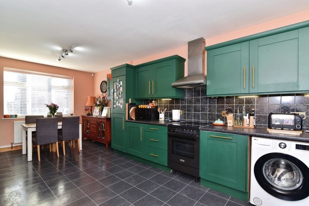 Property photo 3 of 20 Pbox-Img.Jpg