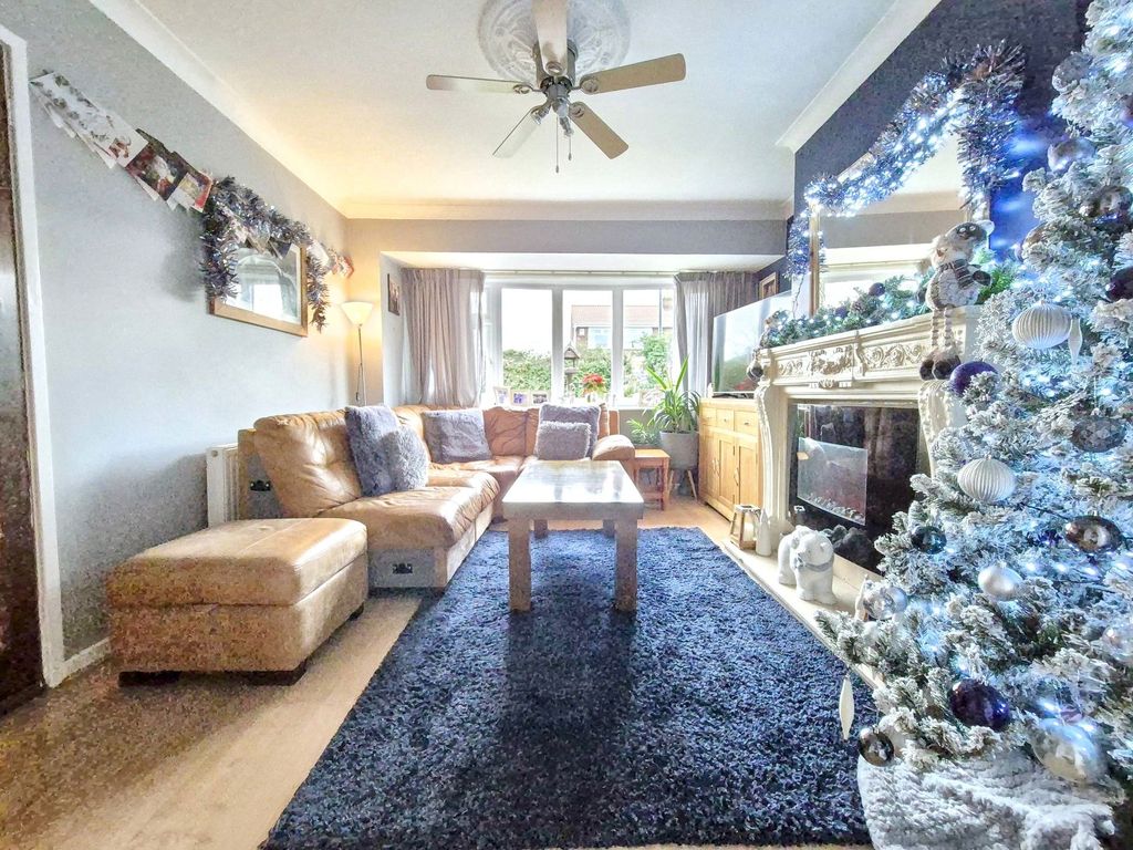 Property photo 2 of 23