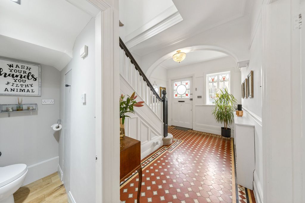 Property photo 2 of 22