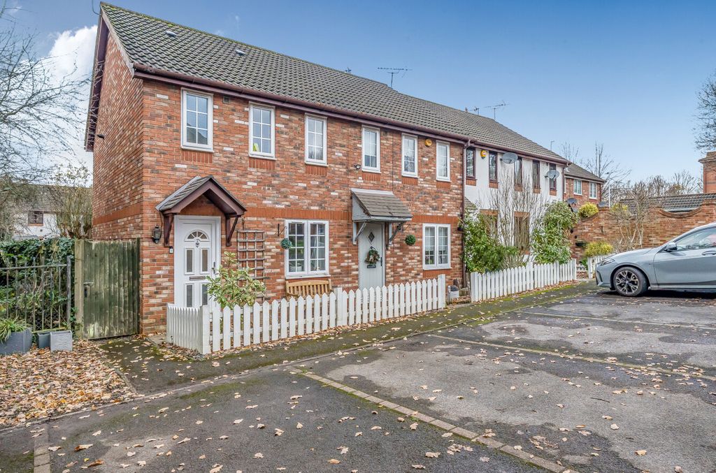 Property photo 1 of 17 1389302-2-6940270...