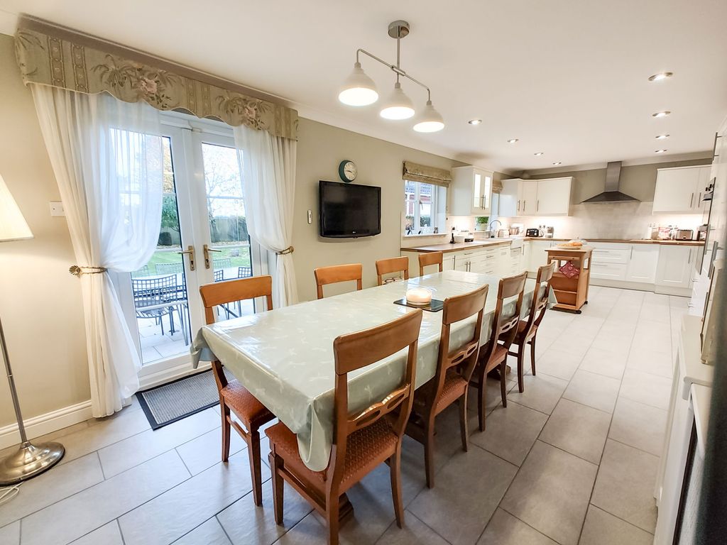 Property photo 2 of 40