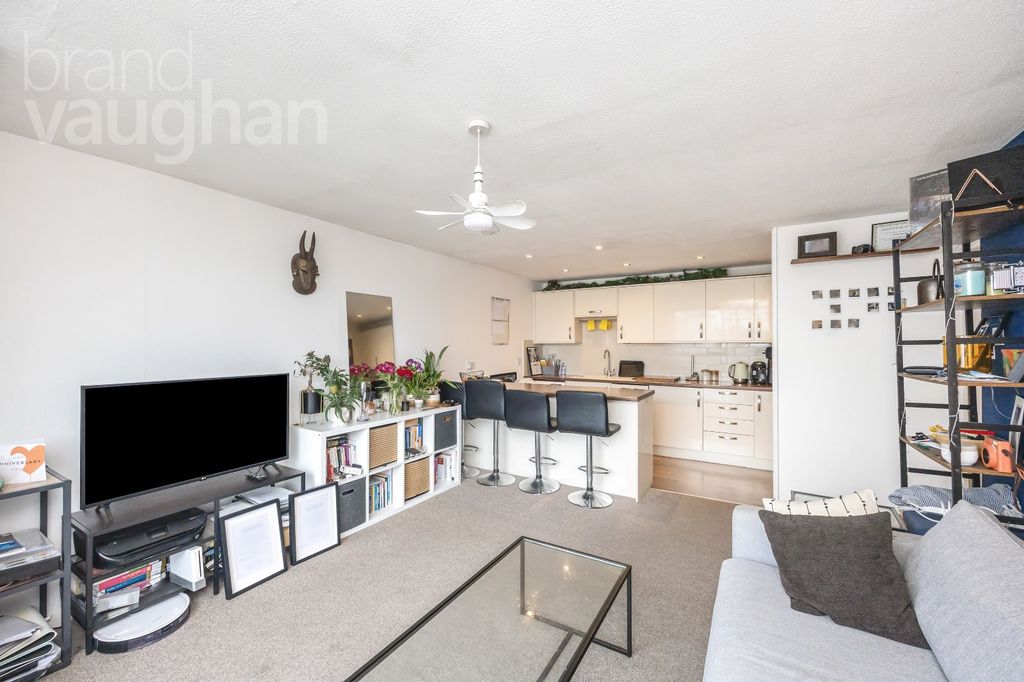 Property photo 3 of 17 Picture No. 09