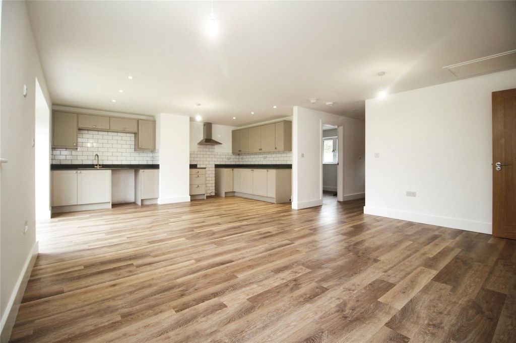 Property photo 3 of 12 Picture No. 06