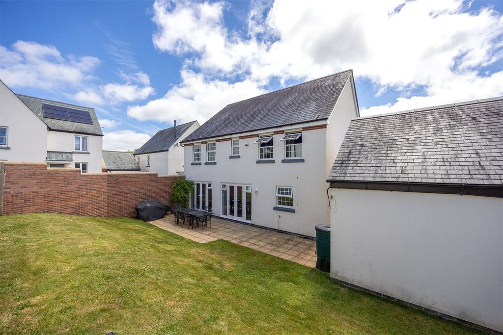 5 bed detached house for salePinwill Crescent, Ermington, Ivybridge, Devon PL21 photo 4
