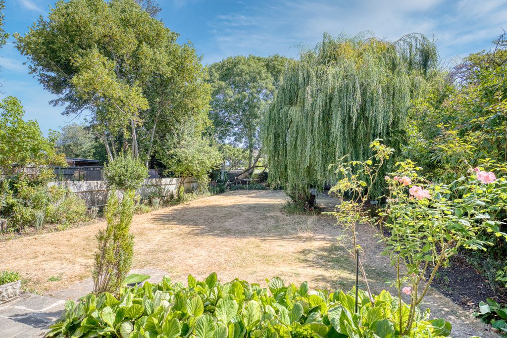 Property photo 3 of 12