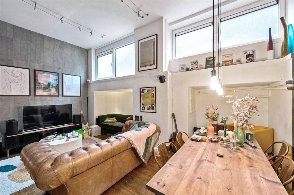 Property photo 3 of 12 Picture No. 25