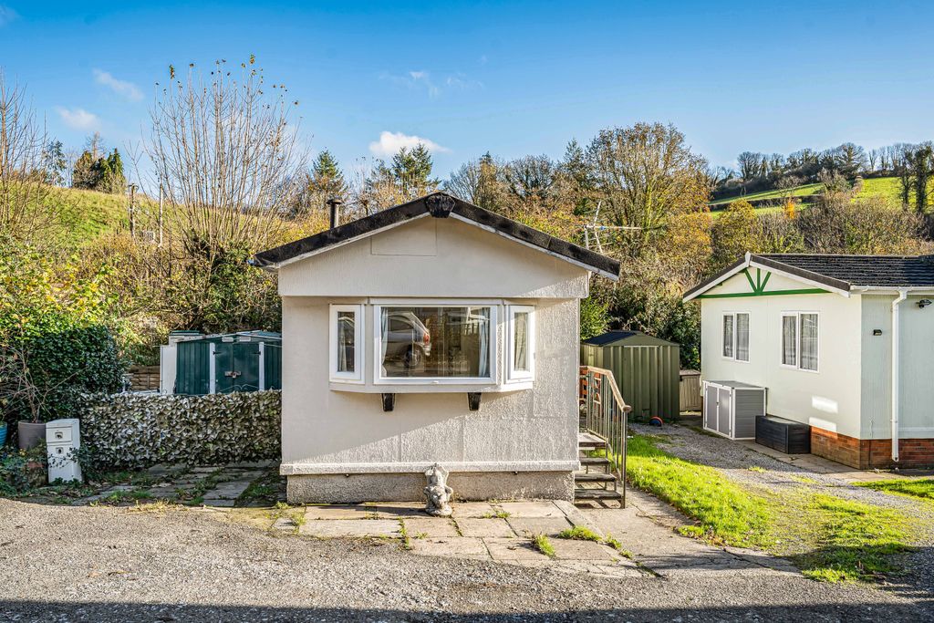 Property photo 1 of 12 Front Of Property (2)