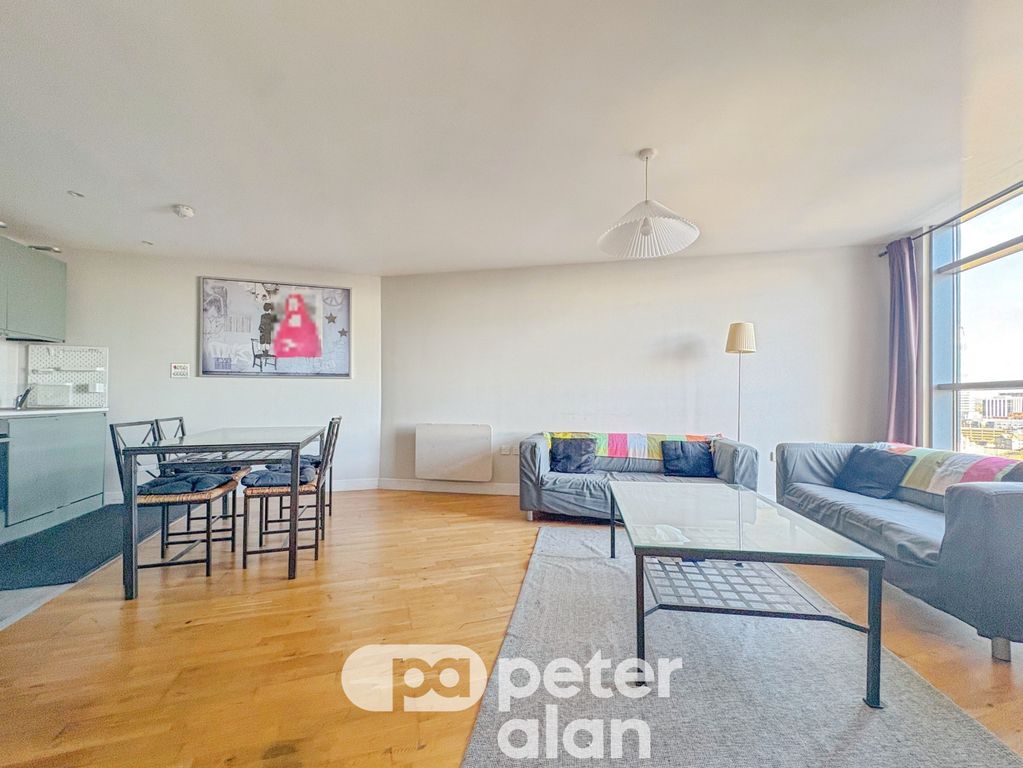 Property photo 2 of 18 Living Room