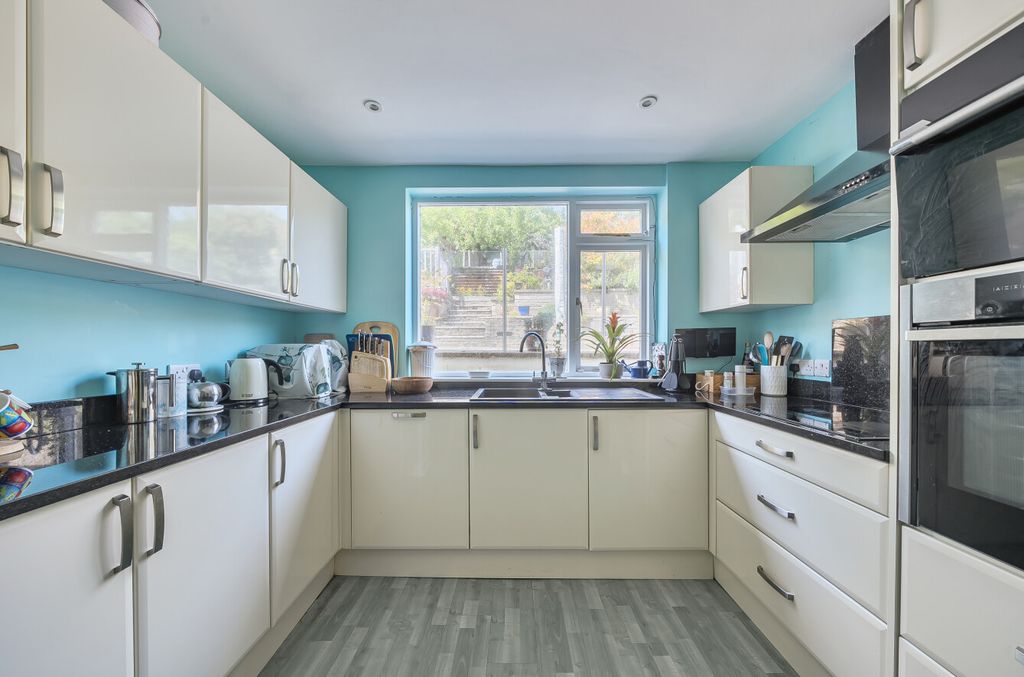 Property photo 2 of 25 1318392-9-6862B43...