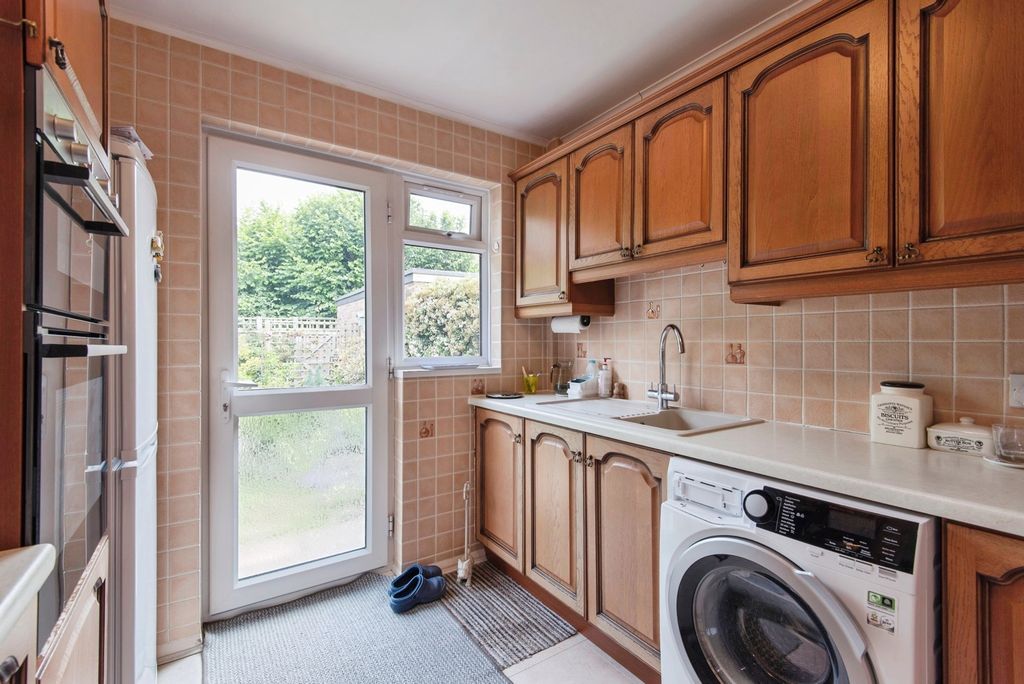 Property photo 3 of 20 Kitchen