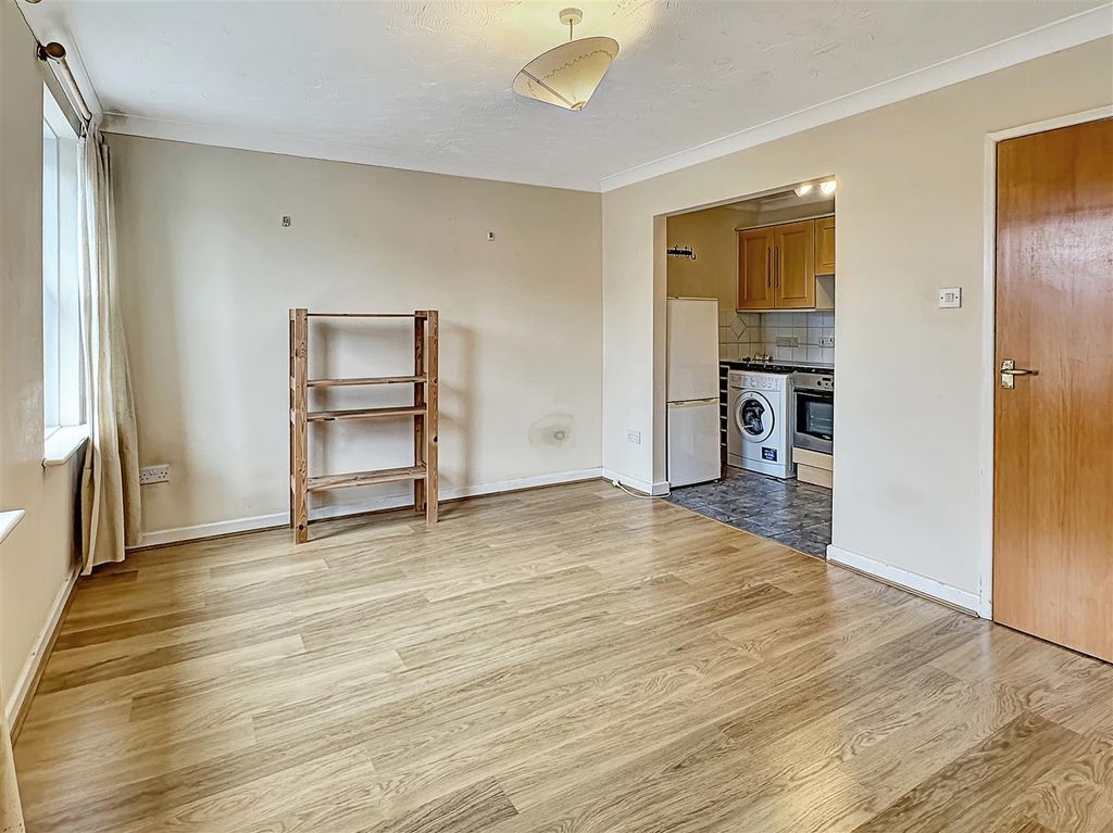 Property photo 2 of 13 Img (15).Jpg