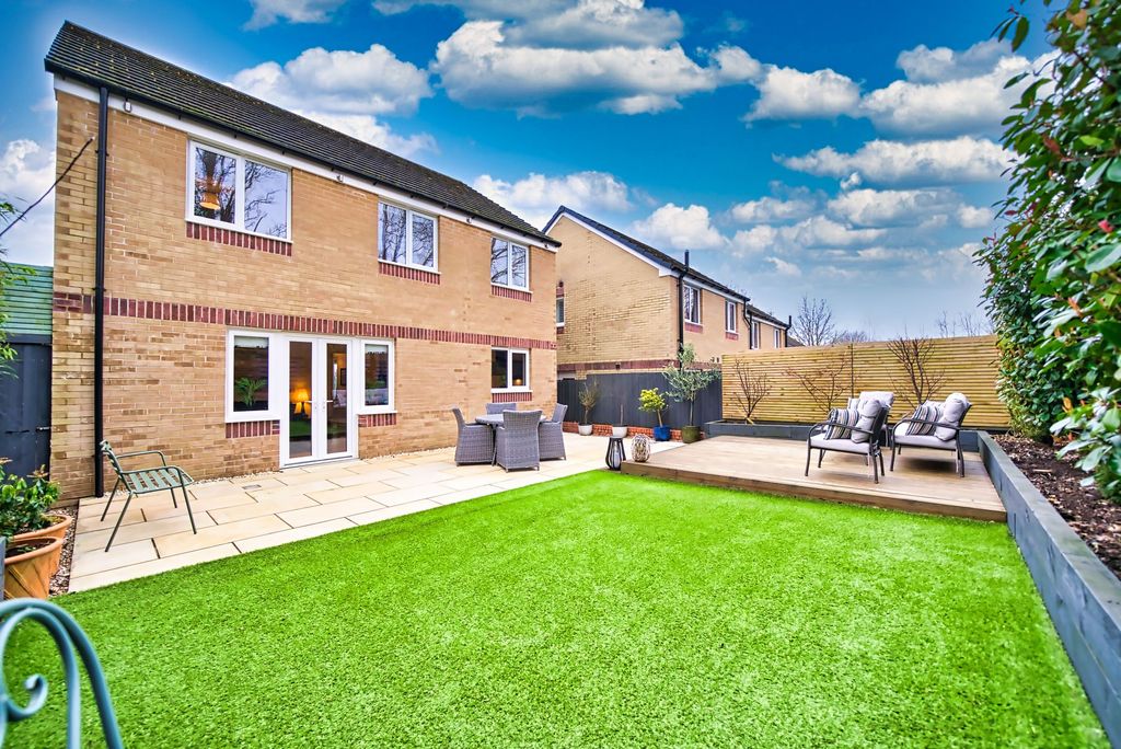 Property photo 2 of 38