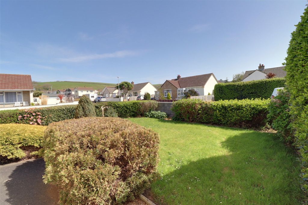 Property photo 3 of 15 3 - Garden