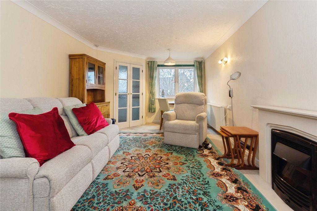 Property photo 2 of 10 Lounge