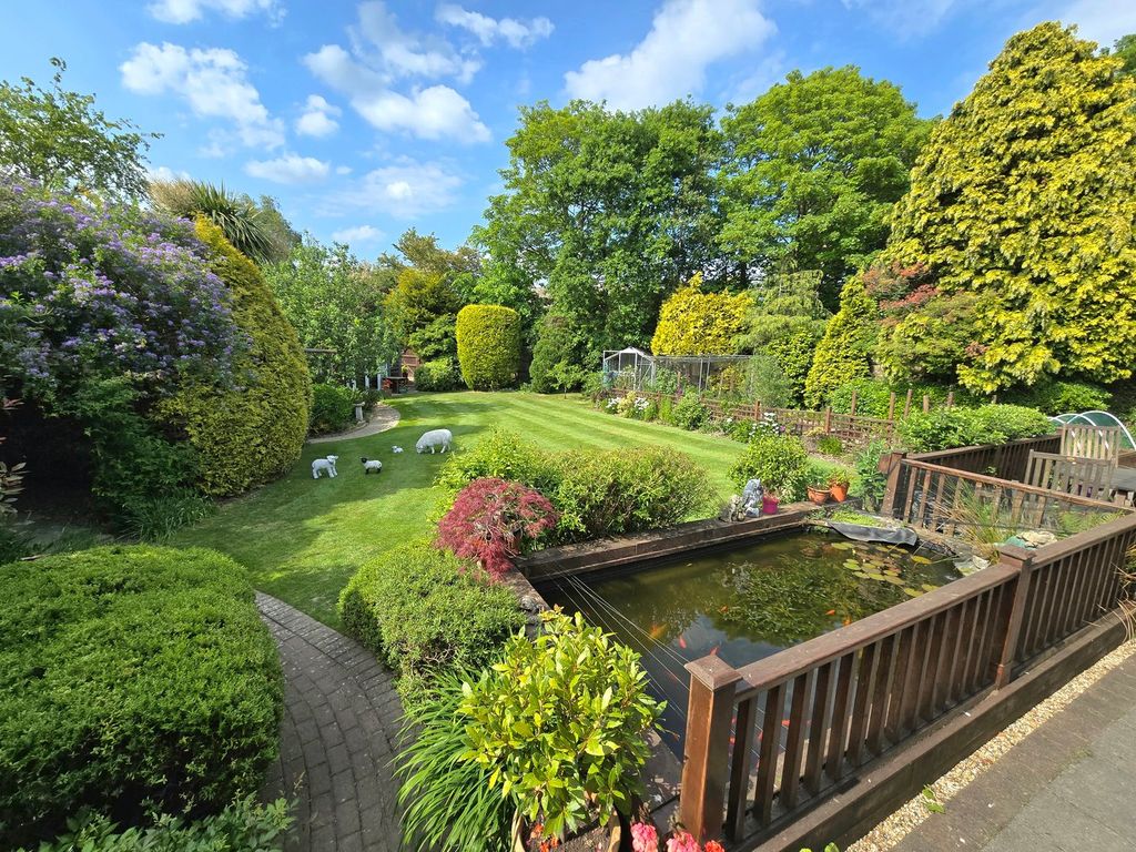 Property photo 3 of 34