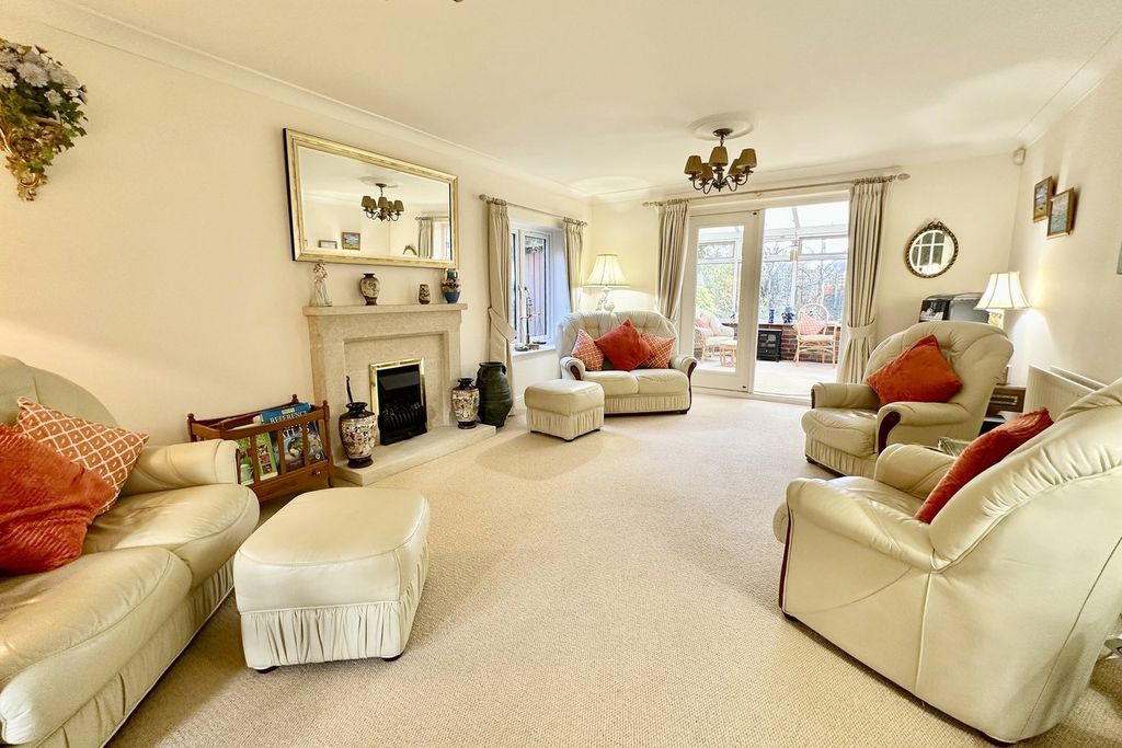 Property photo 2 of 22