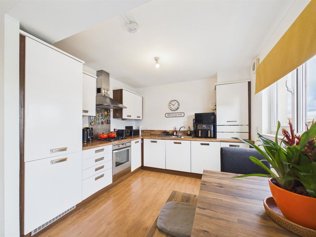 Property photo 1 of 14 Cam01486G0-Pr1007-Still006.Jpg