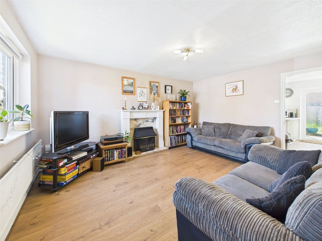 Property photo 3 of 18 Picture No. 12