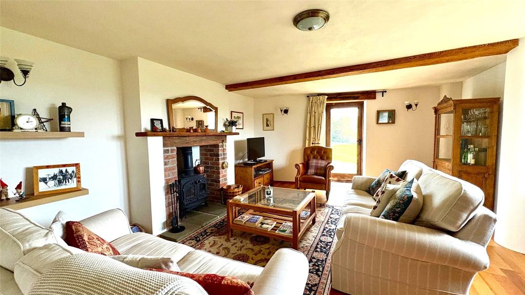 Property photo 3 of 23 Picture No. 25