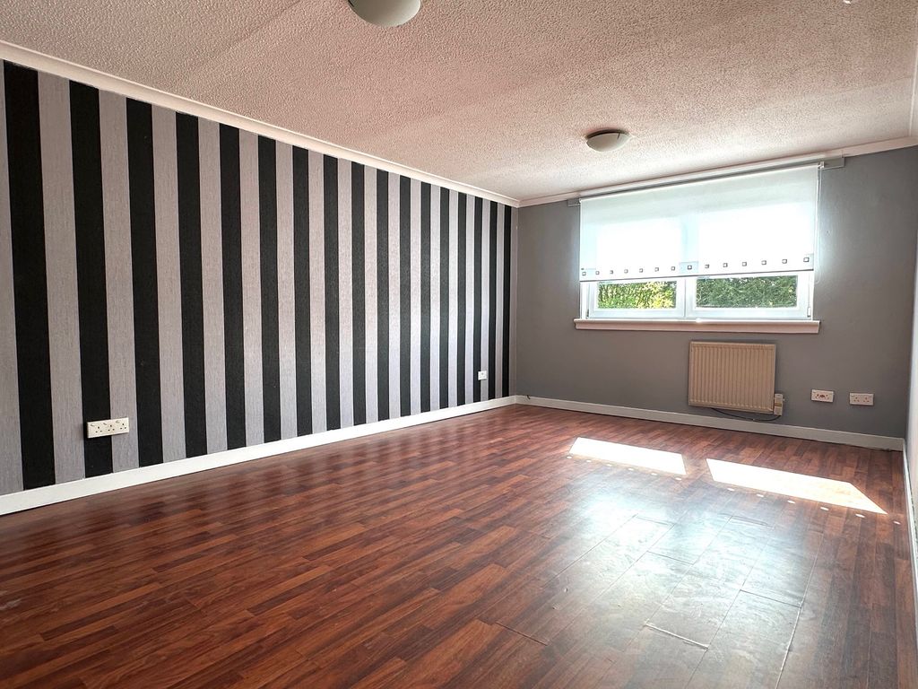 Property photo 2 of 10 Lounge