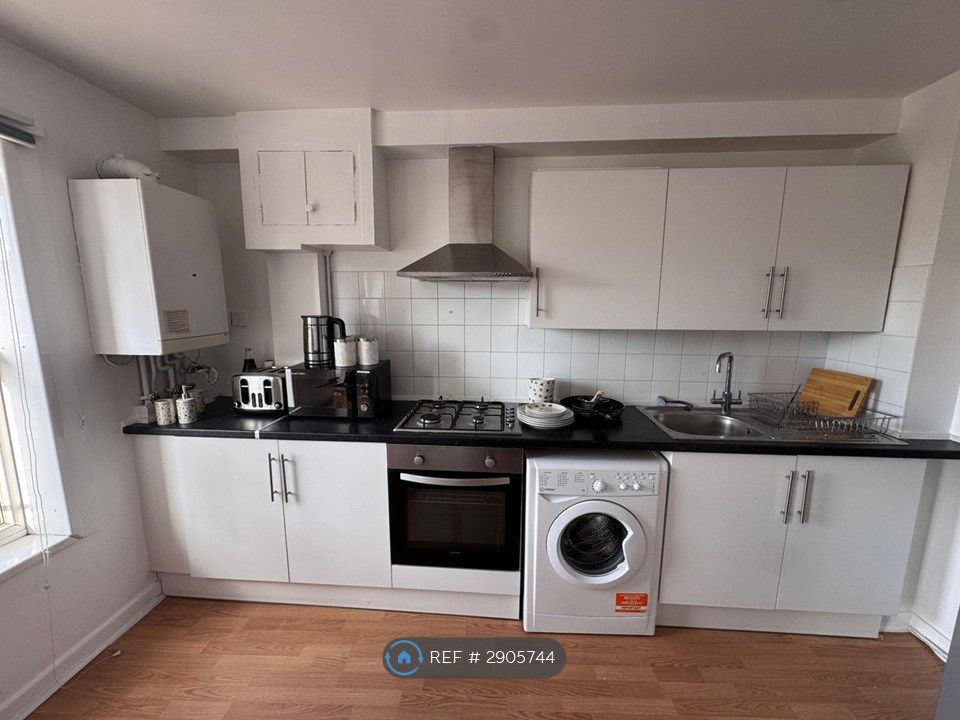 Property photo 2 of 7 Kitchen