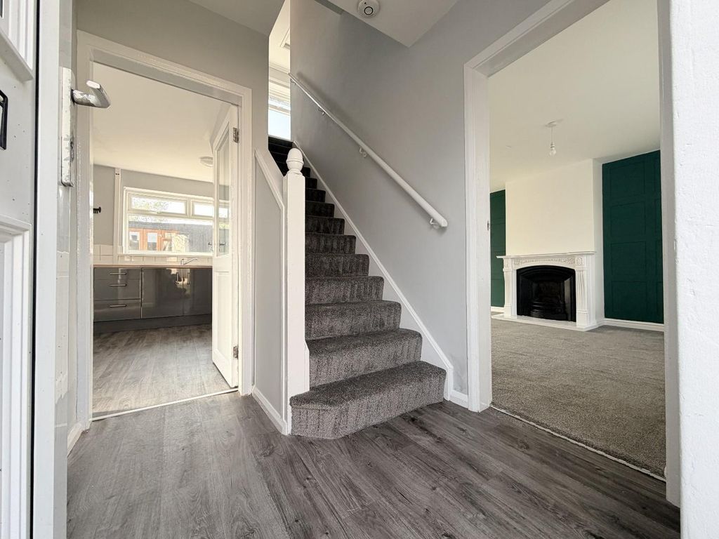 Property photo 3 of 30 Hall