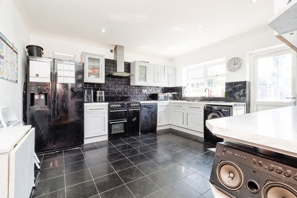 Property photo 2 of 38 Pbox-Img.Jpg