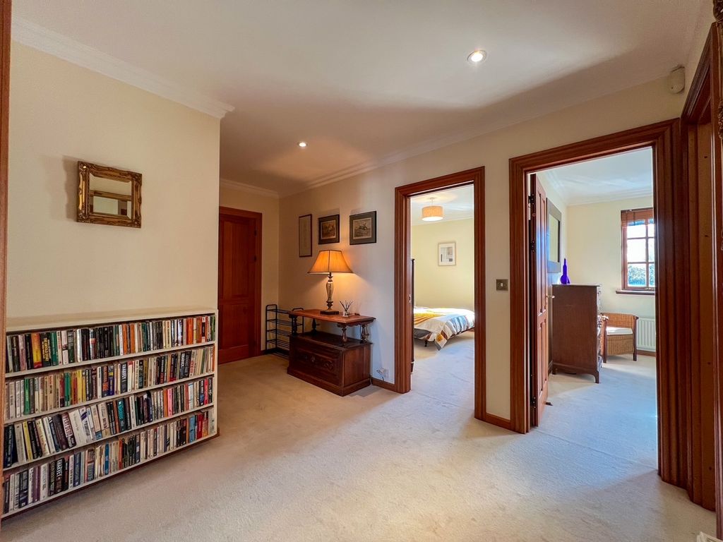 Property photo 3 of 31