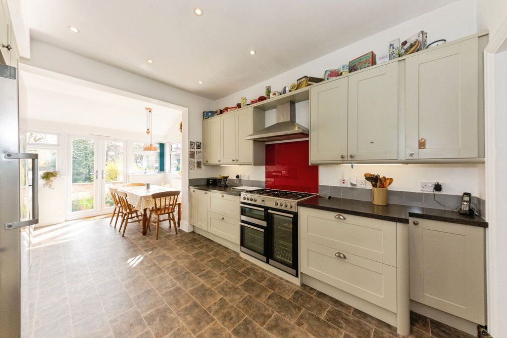 Property photo 3 of 12 Photo