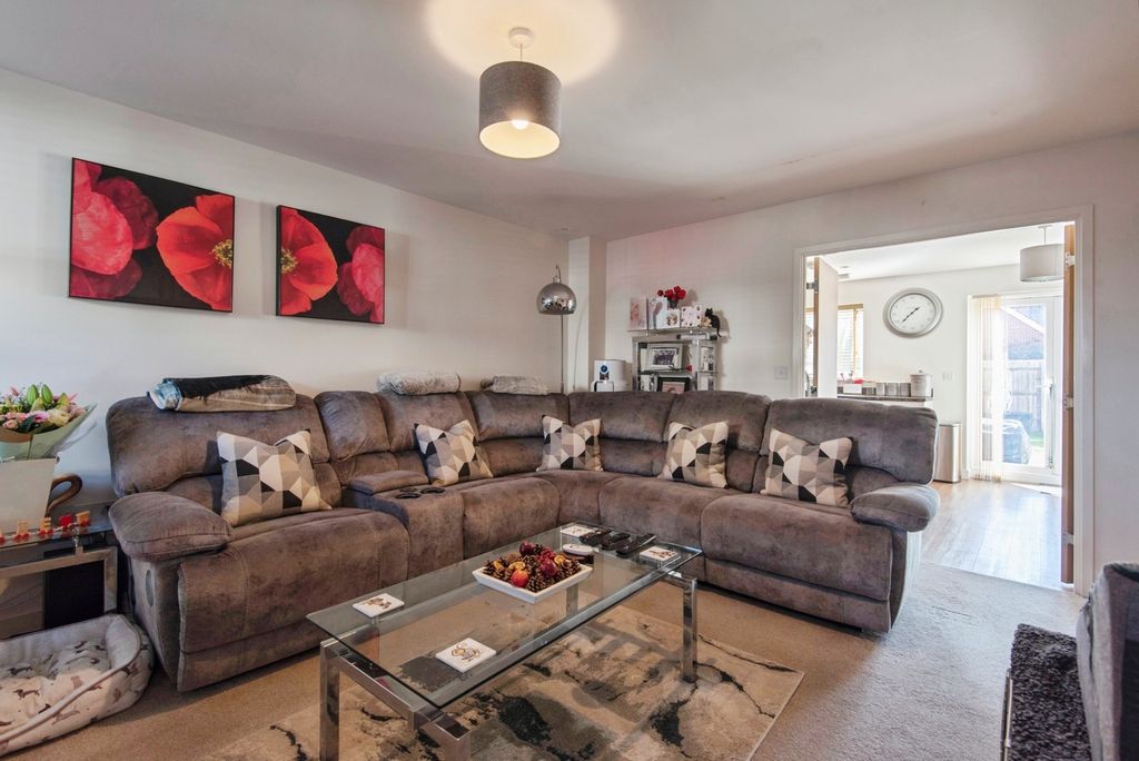 Property photo 3 of 18 Pbox-Img.Jpg