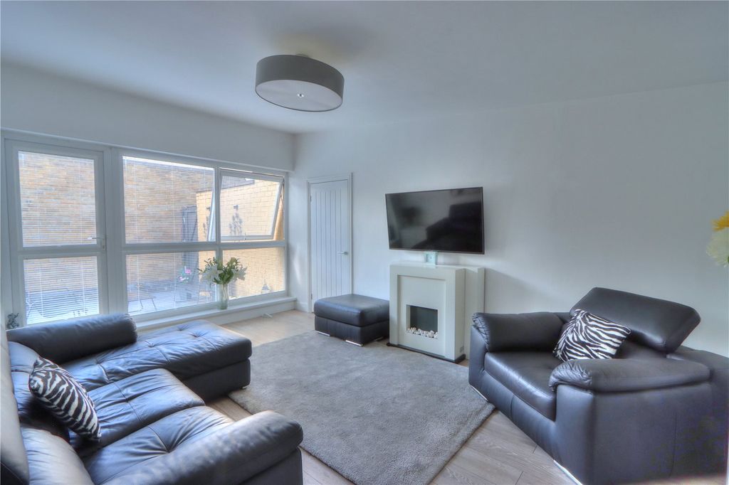 Property photo 3 of 14 Picture No. 12