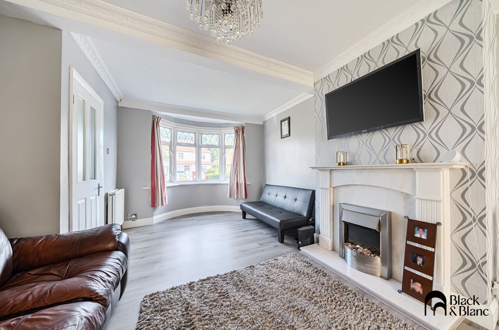 Property photo 3 of 18 Reception Room