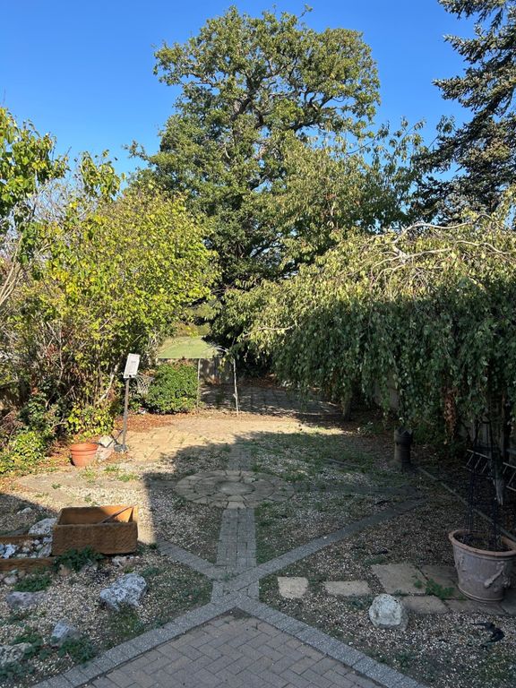 Property photo 3 of 19 Garden