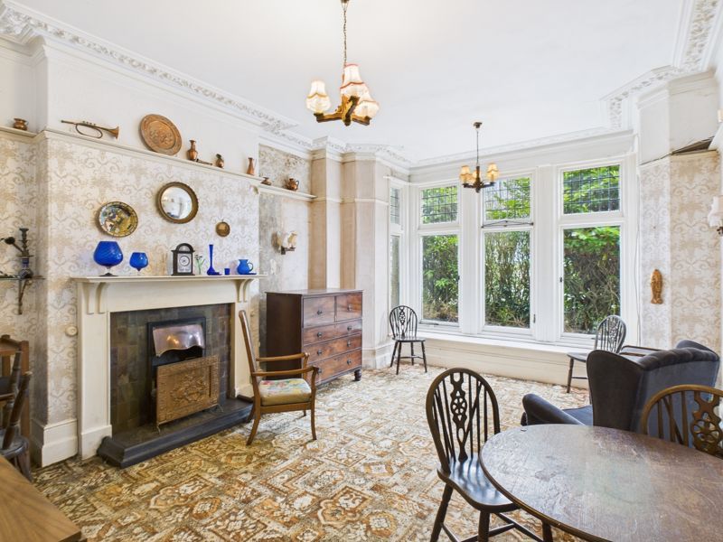 Property photo 3 of 11 Dining Room
