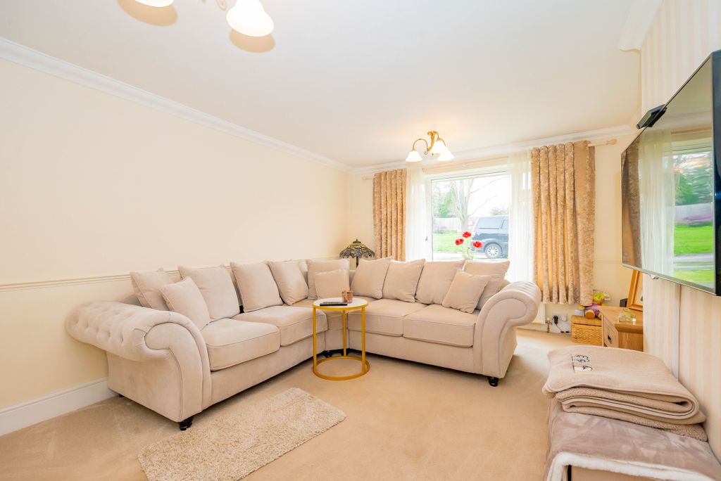 Property photo 2 of 18 Living Room