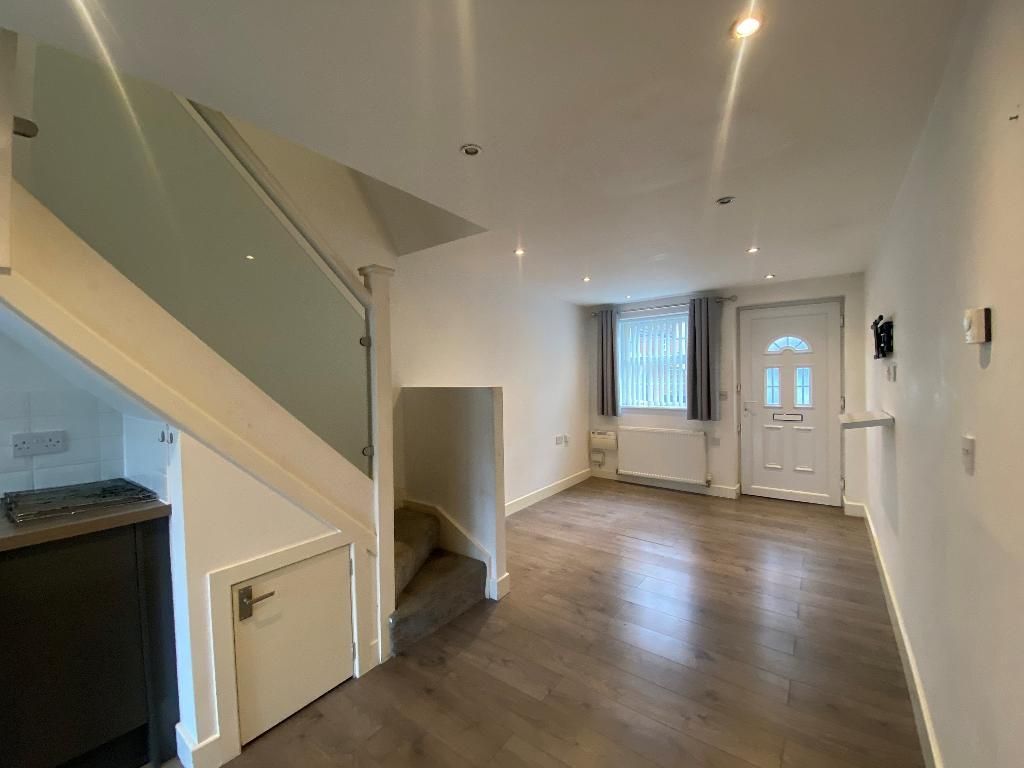 Property photo 3 of 13 Lounge