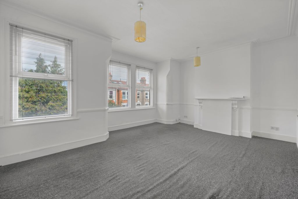 Property photo 3 of 15 _Akp0538