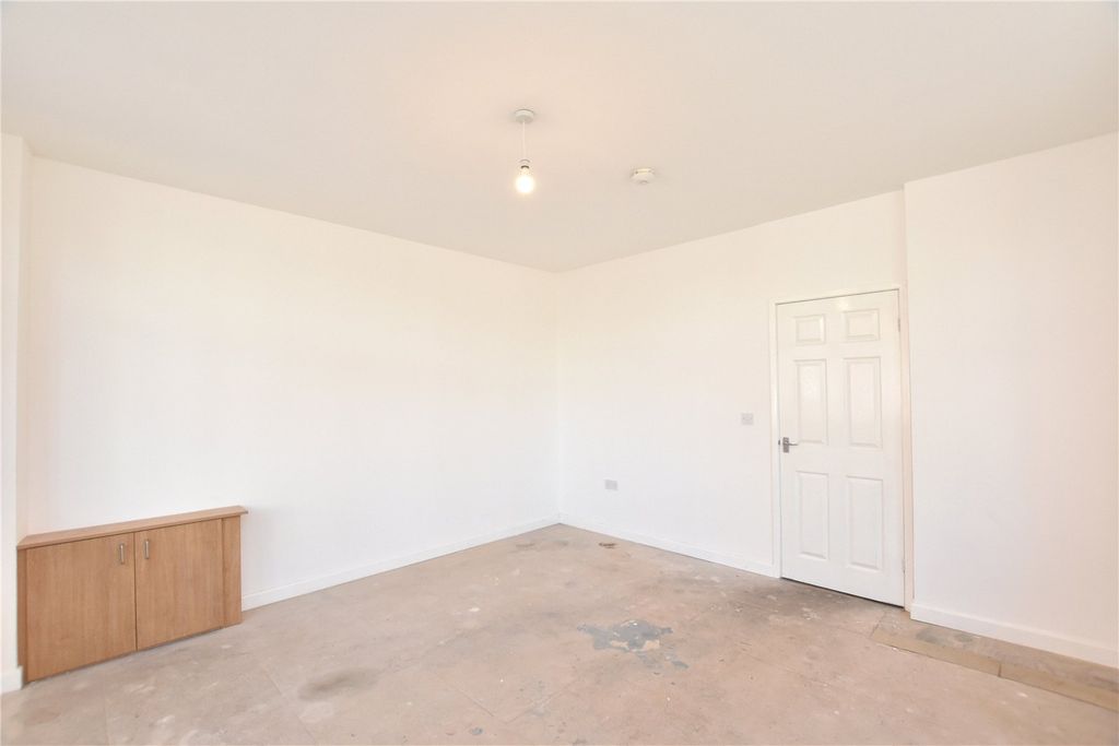 Property photo 3 of 22 Picture No. 23