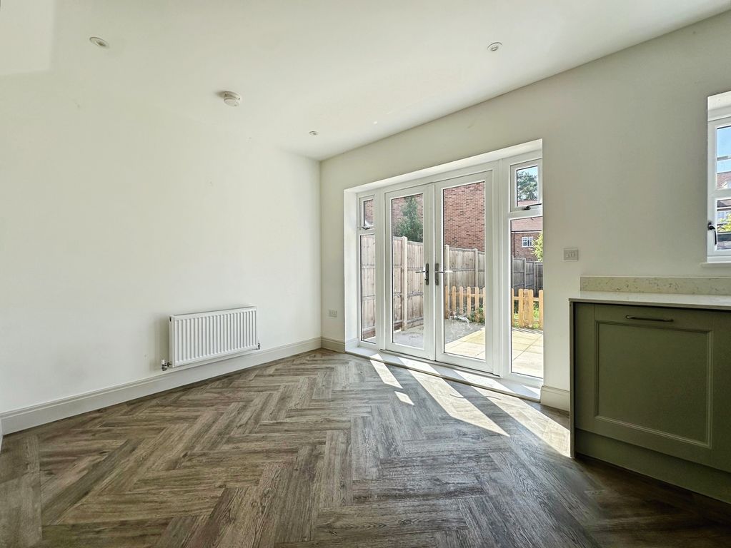 Property photo 3 of 12 Pbox-Img.Jpg