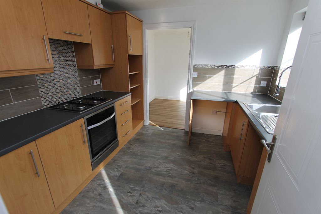 Property photo 2 of 14 Photo 4