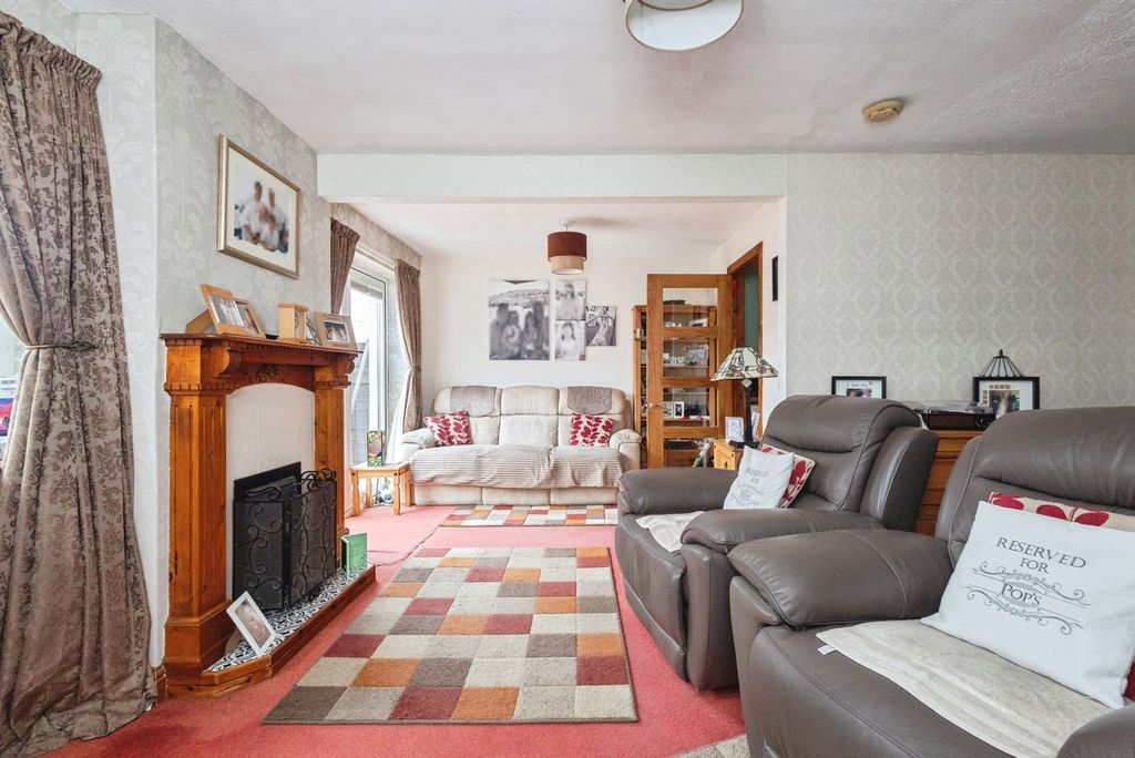 Property photo 3 of 16 Photo